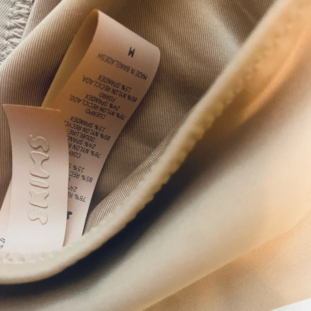 Skims SWIM set Top & Bottom - Picture 4 of 5